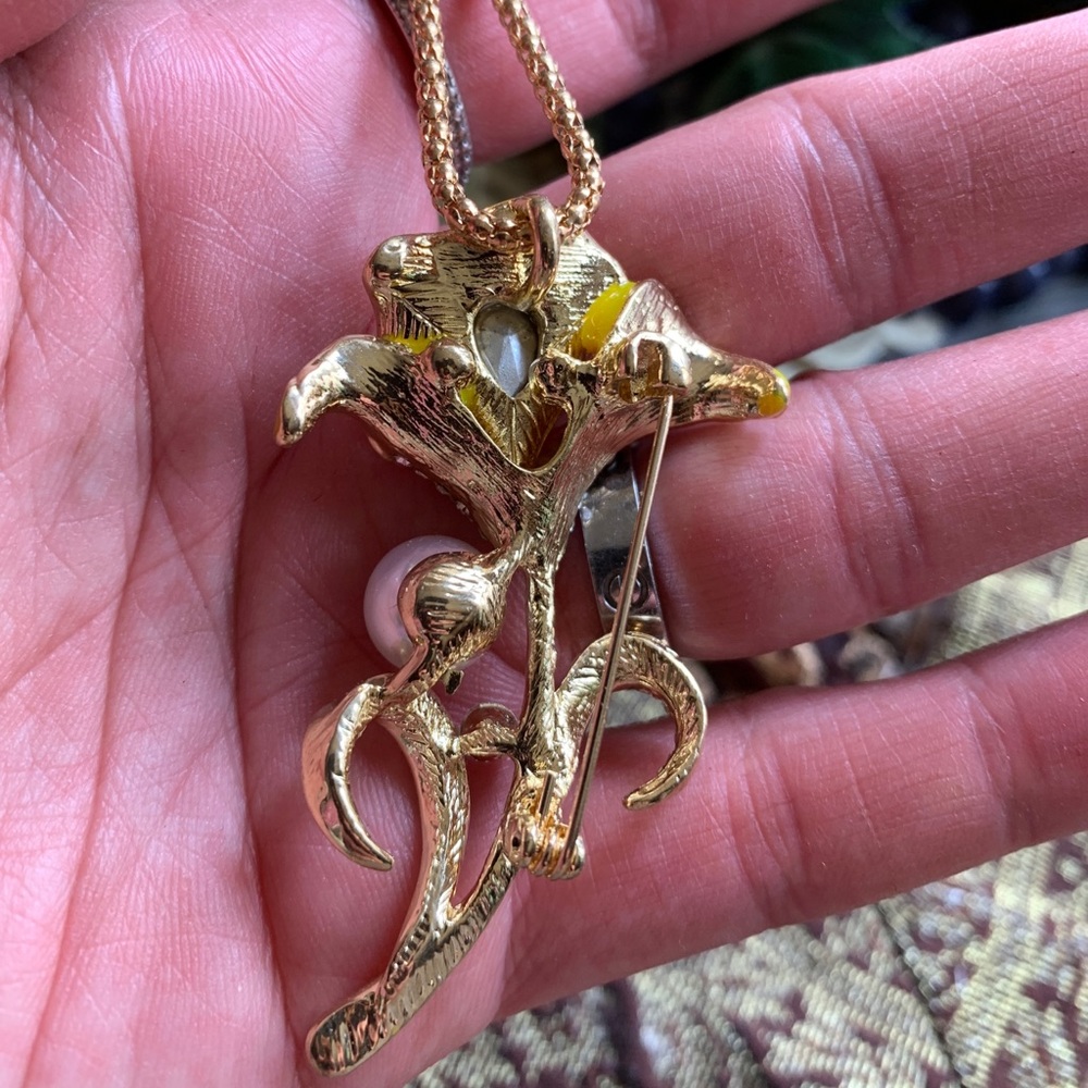 Beautiful GP Yellow flower crystals laminated pendant/Brooch necklace - Picture 5 of 7